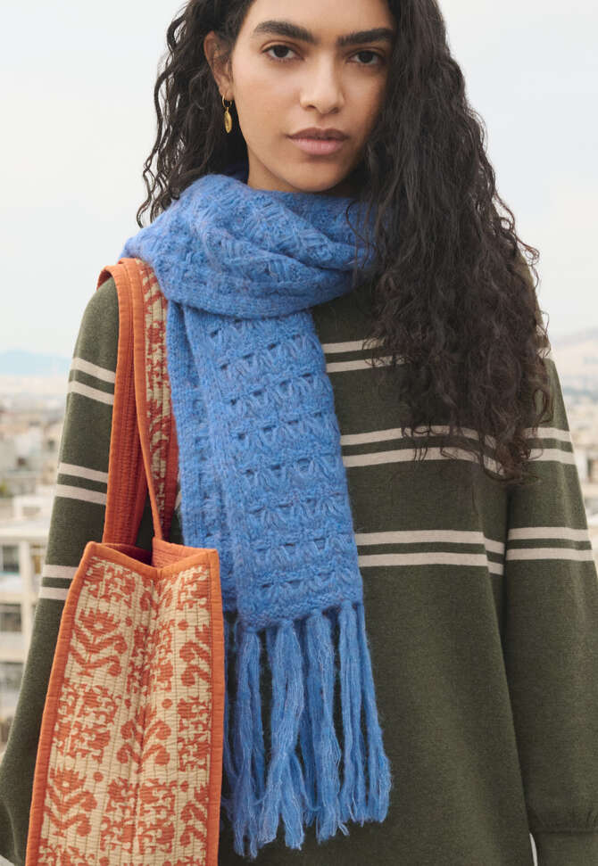 Crochet-stitch scarf, Bluebell, completeTheLook