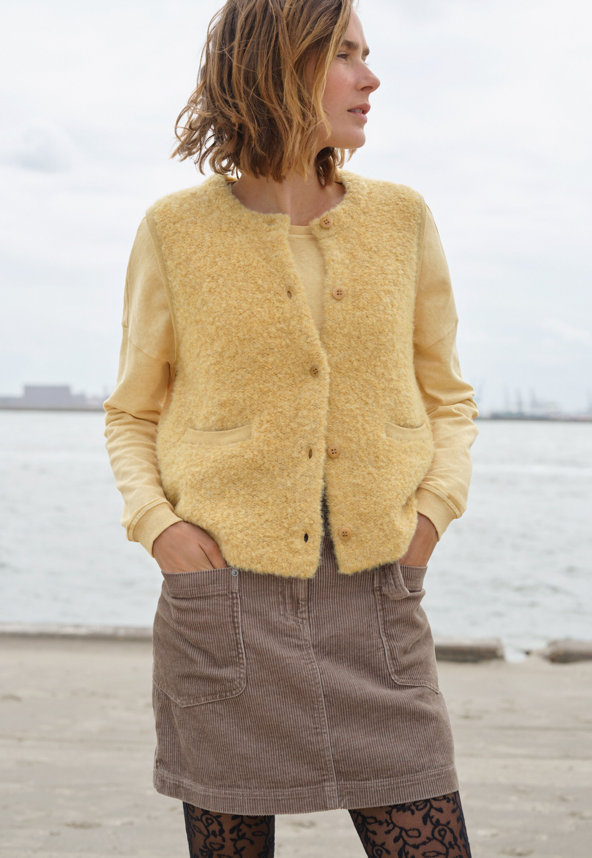 Boucl&eacute; knitted gilet