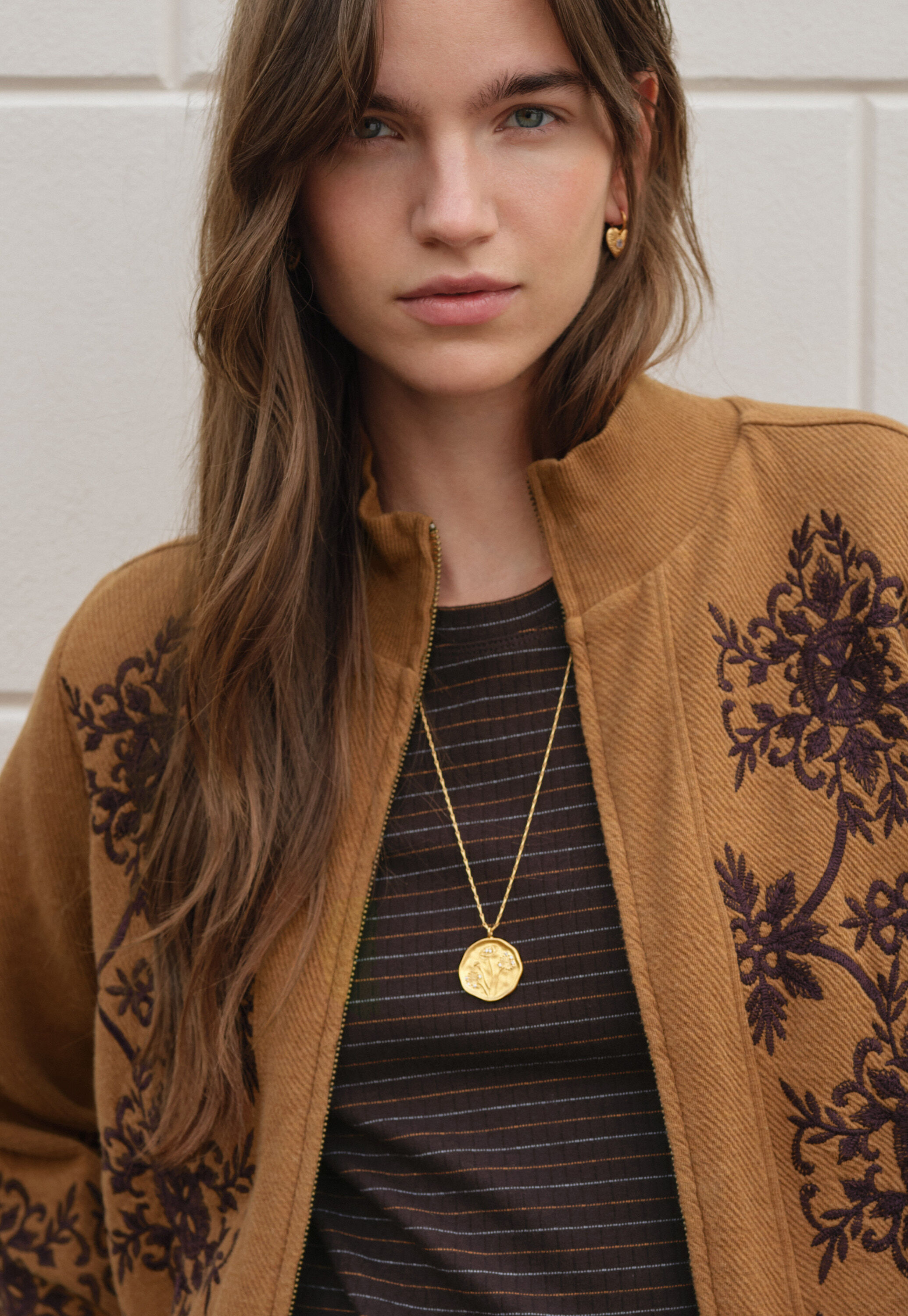 Sleeveless checked jacket
