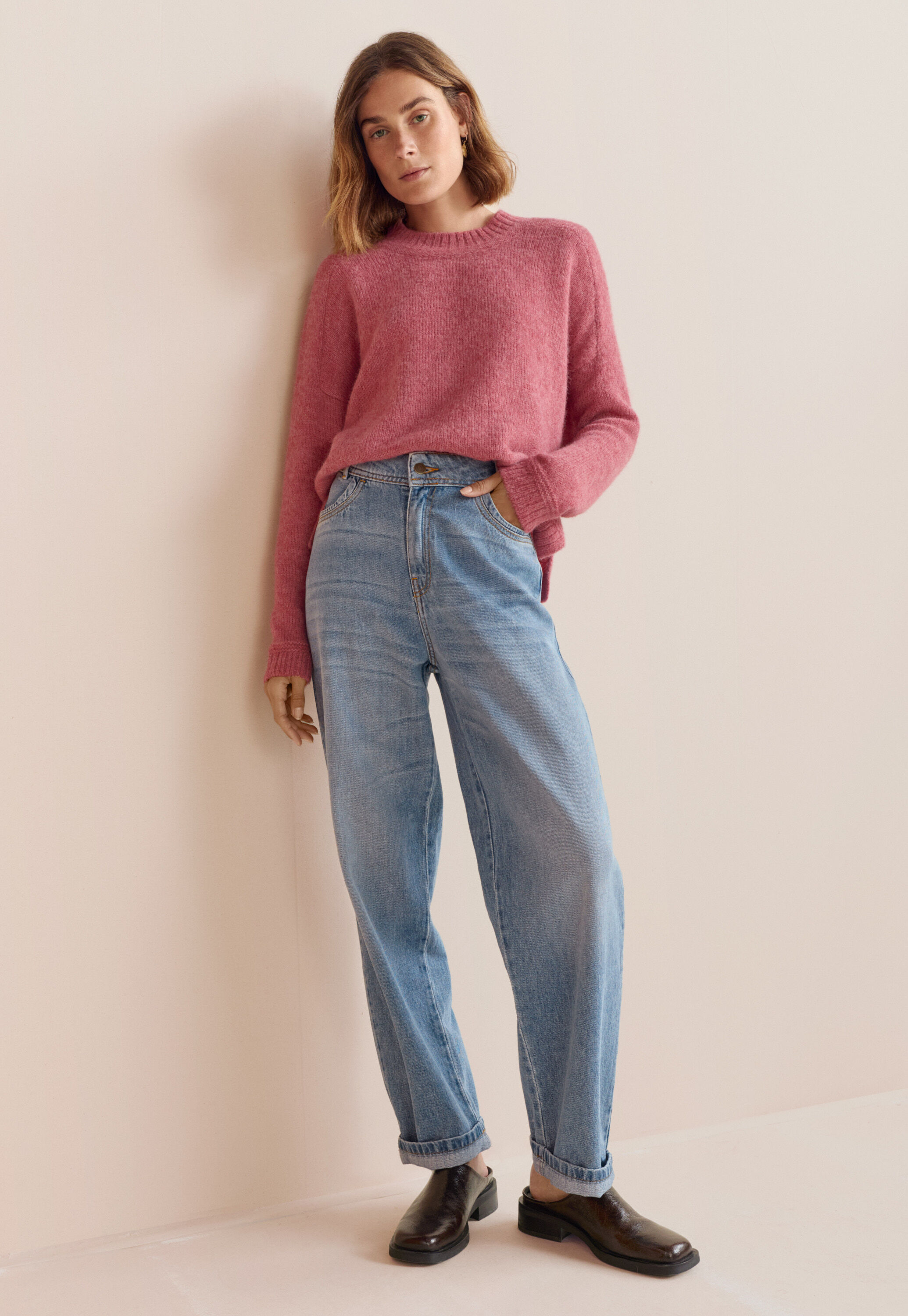 Mom jeans, Mid wash, large