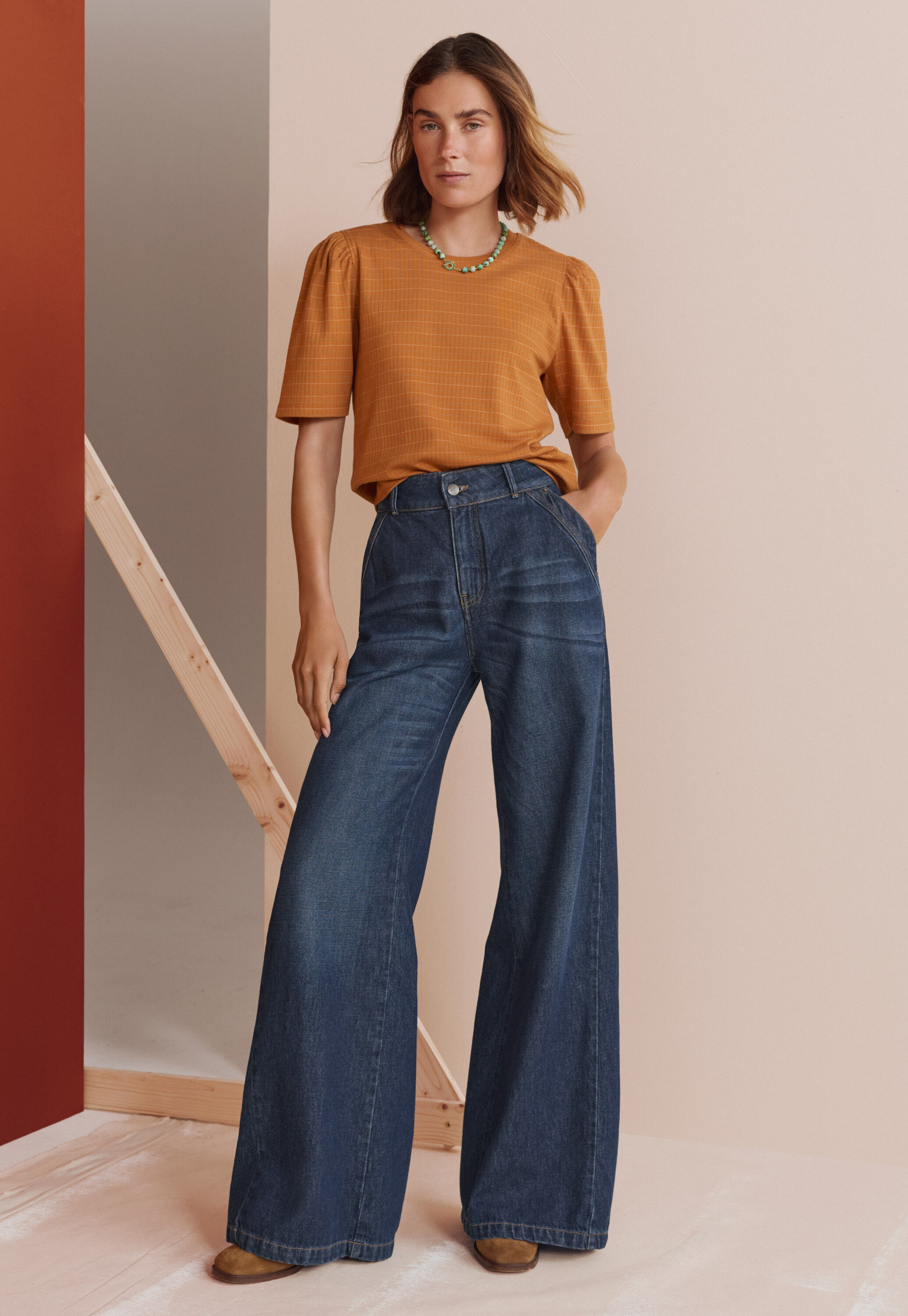 Puff sleeve t-shirt