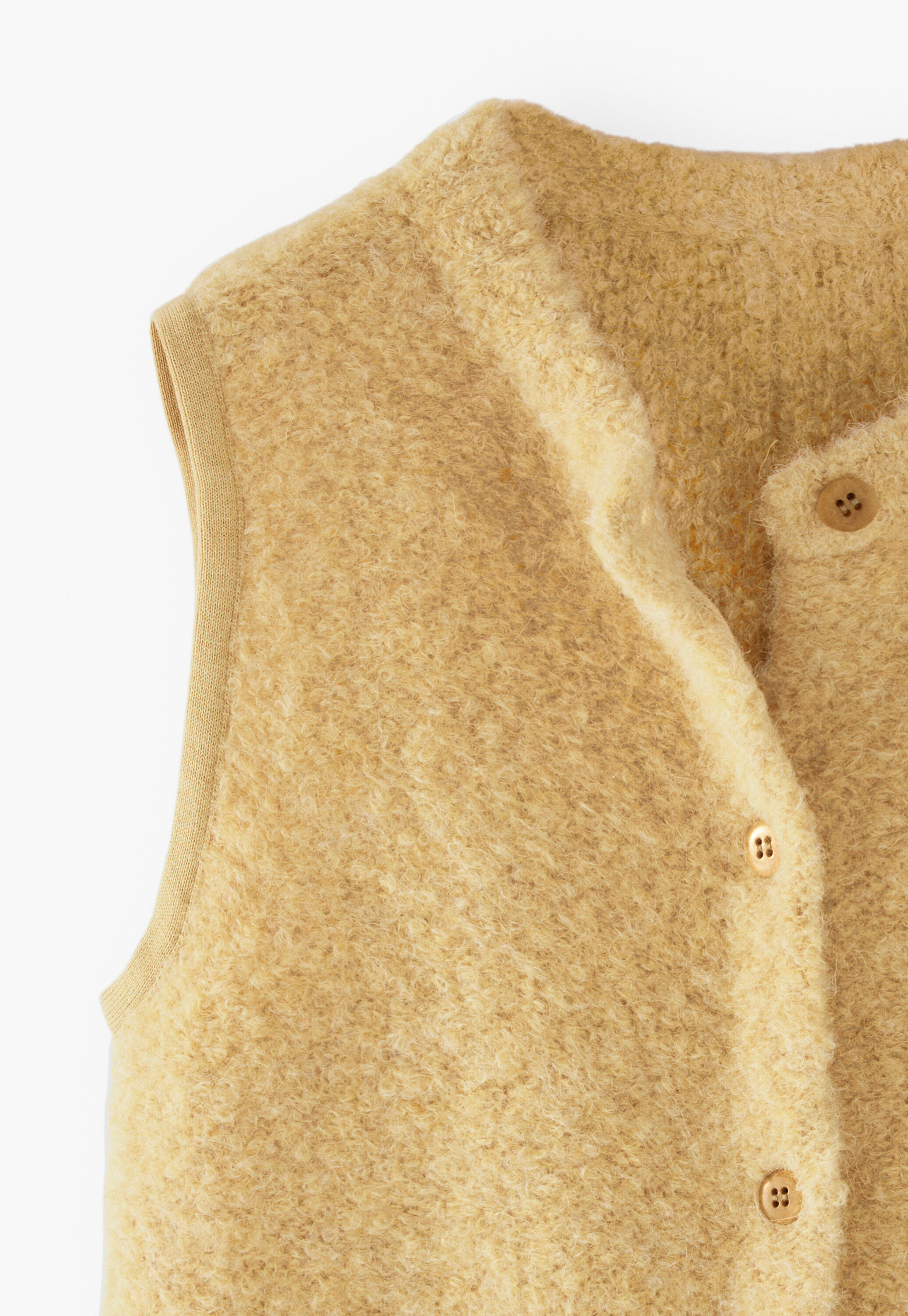 Boucl&eacute; knitted gilet
